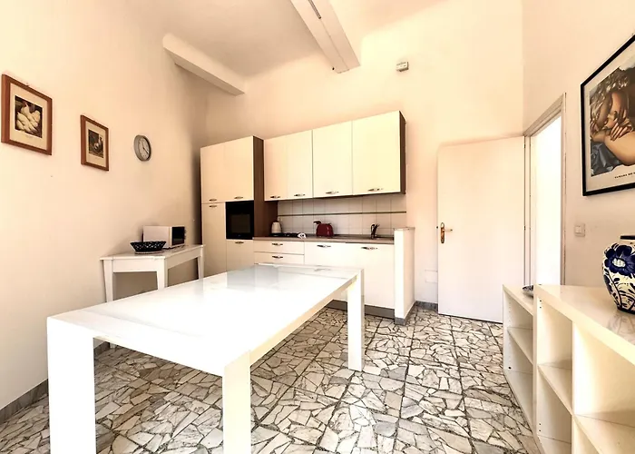 Abbadia Panoramic Terrace * Siena